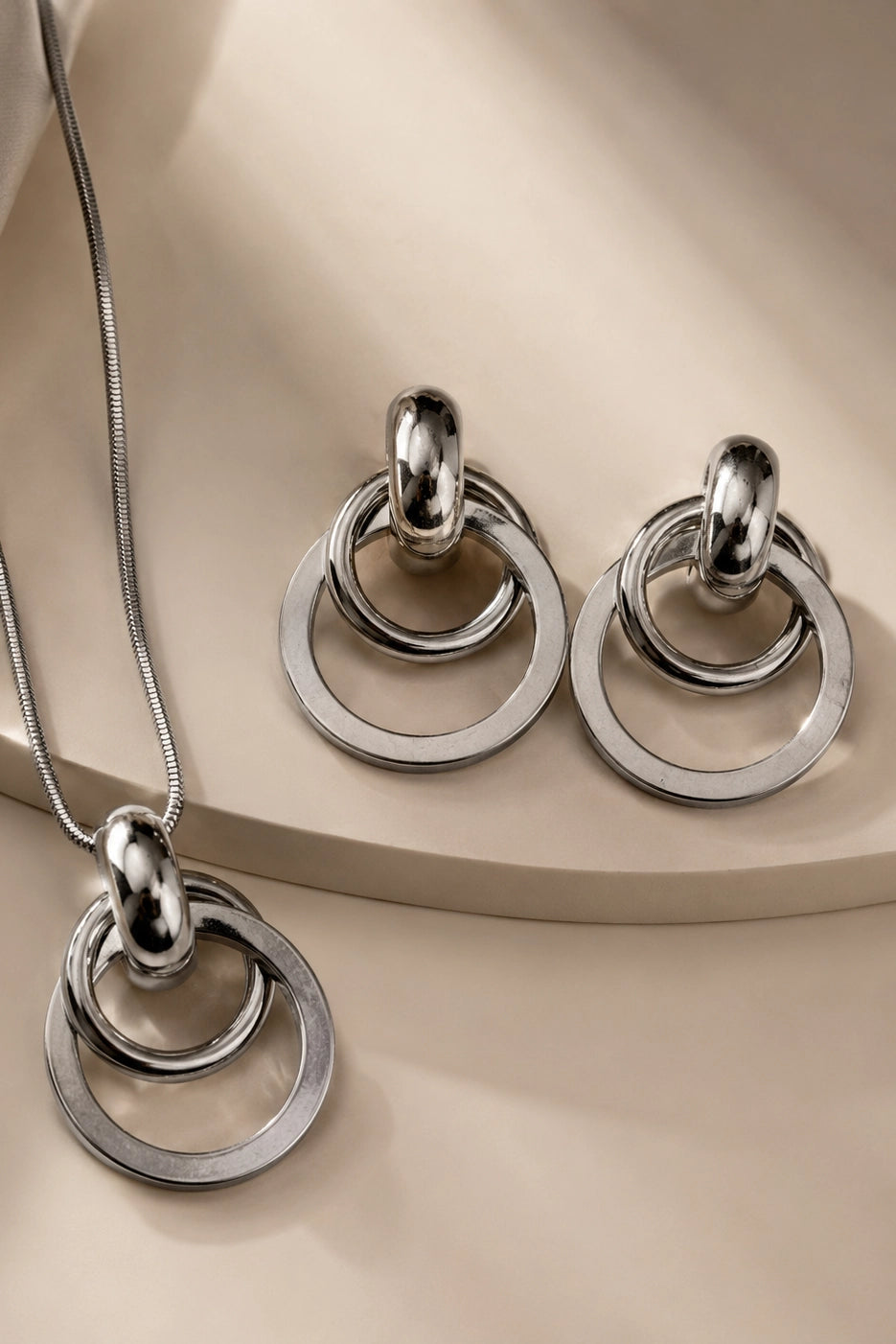 Silver Orbit Pendant Set