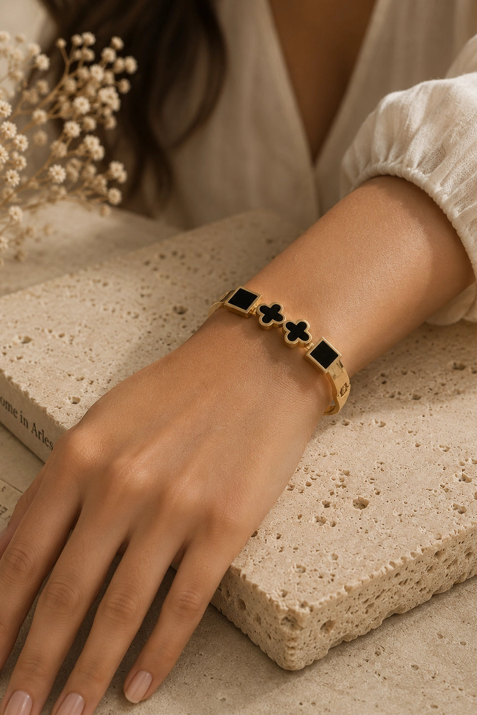 Clover Motif Bangle