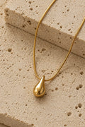 Gold Teardrop Pendant Necklace
