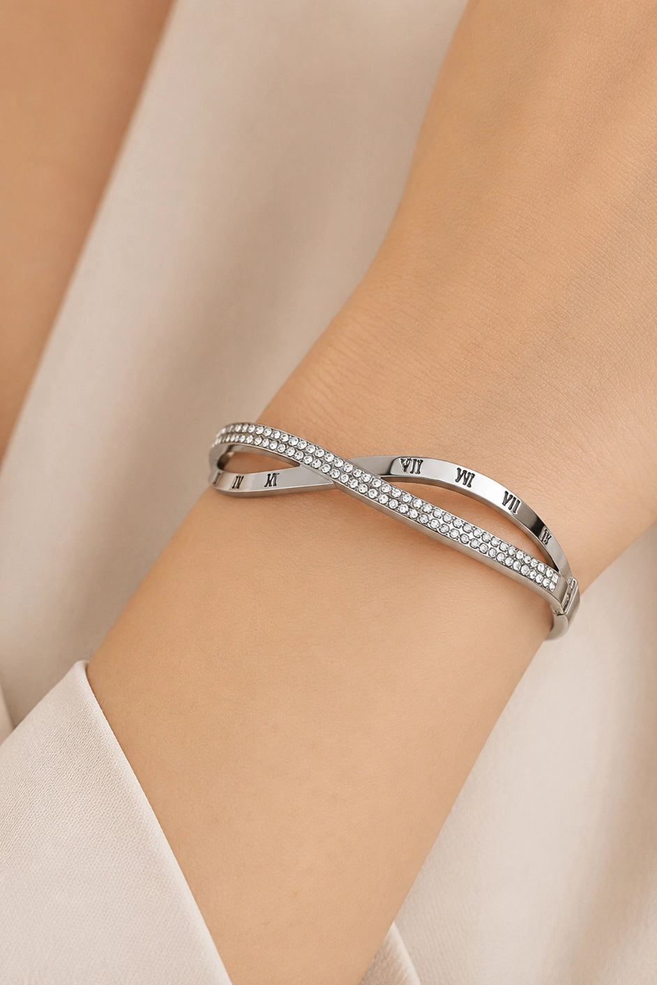 Roman Crossover Bangle