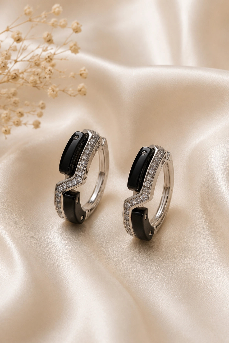 Onyx Zigzag Hoops