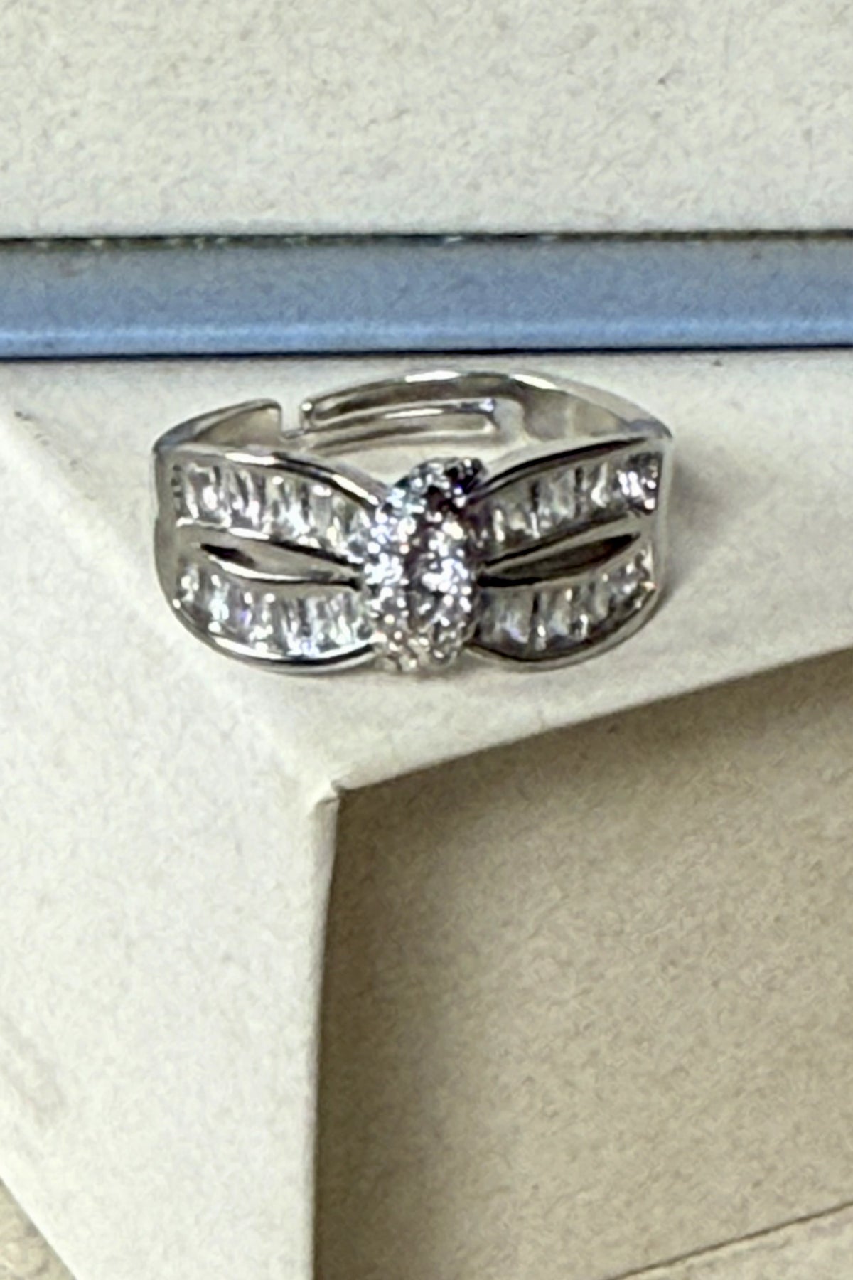 Knot Channel Ring