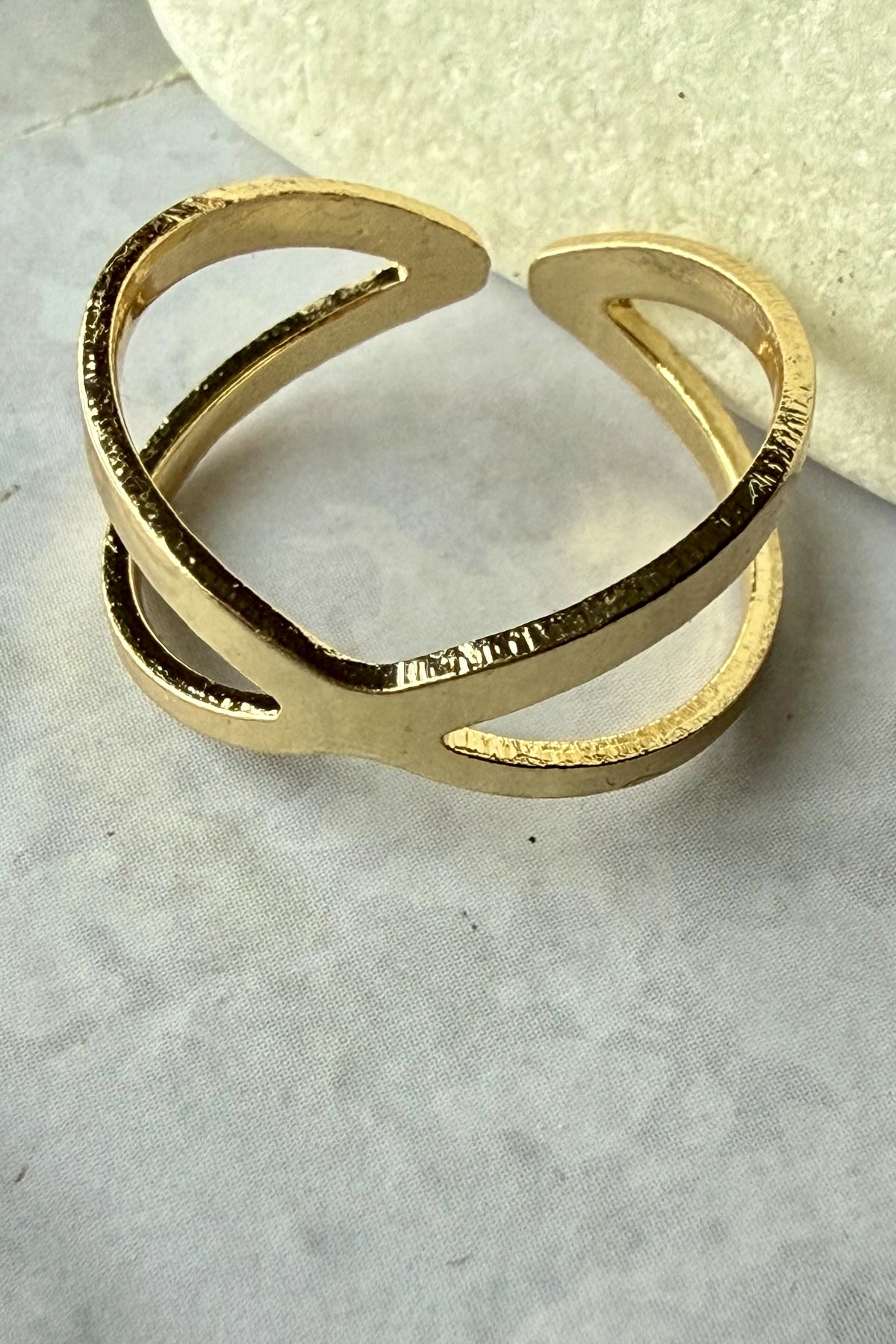 Cross Triangle Ring