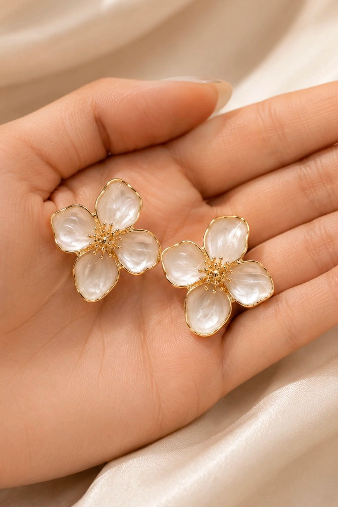 Gardenia ivory Petal Studs