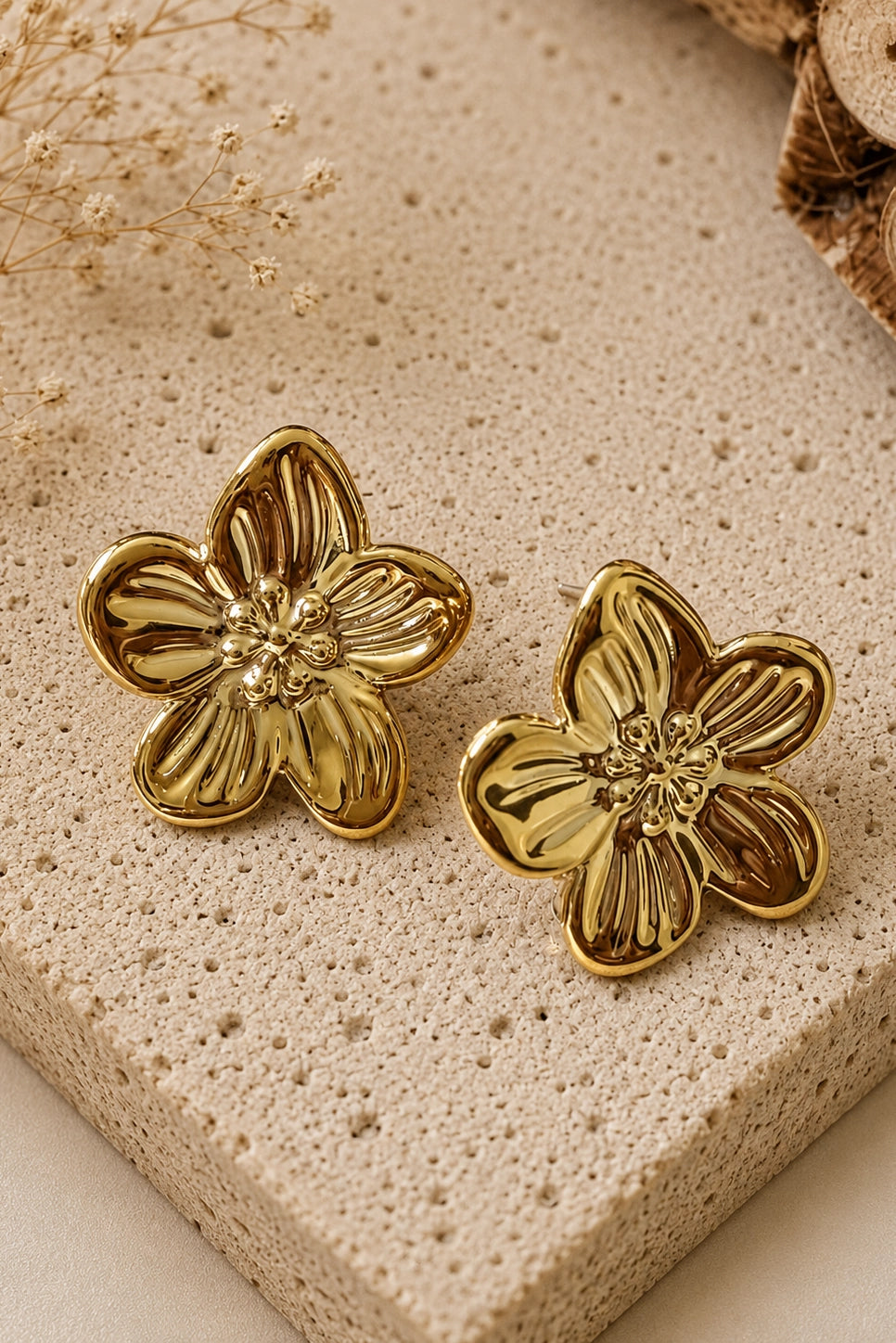 Ribbed Flower Studs