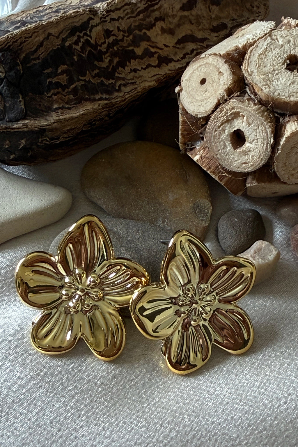 Ribbed Flower Studs