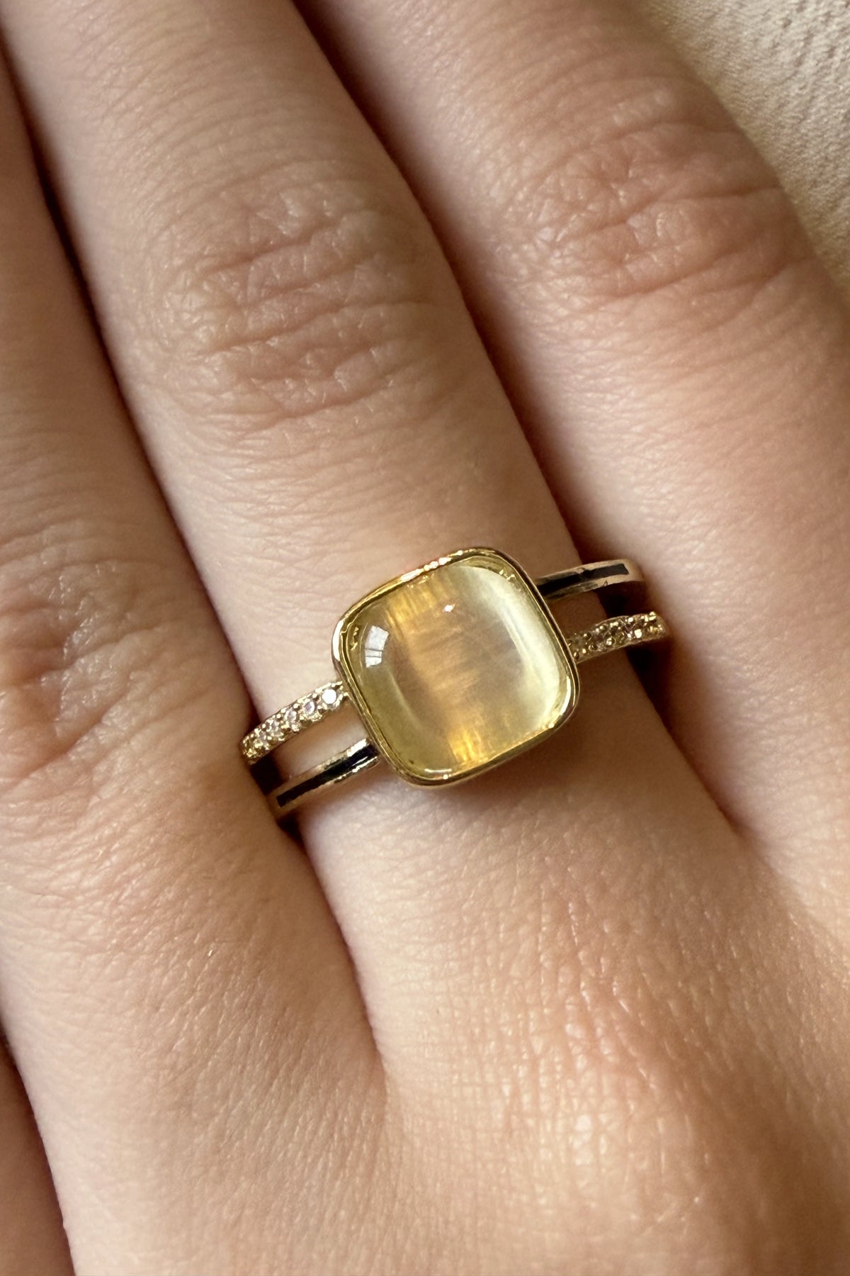 Pearl Square Split Ring