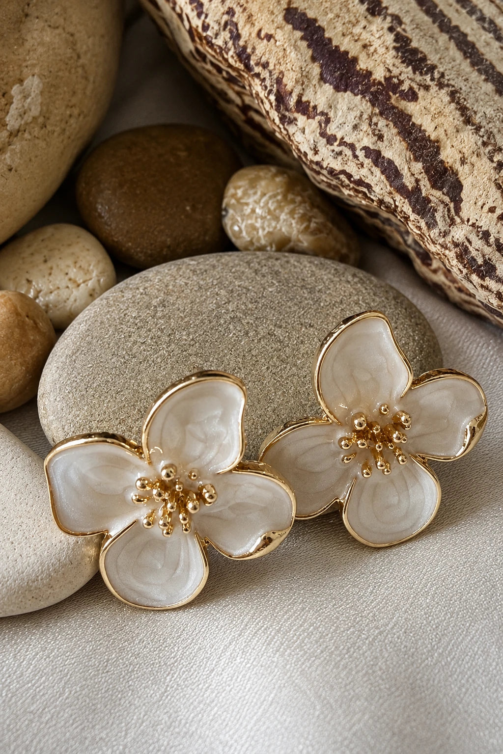 Gardenia ivory Petal Studs