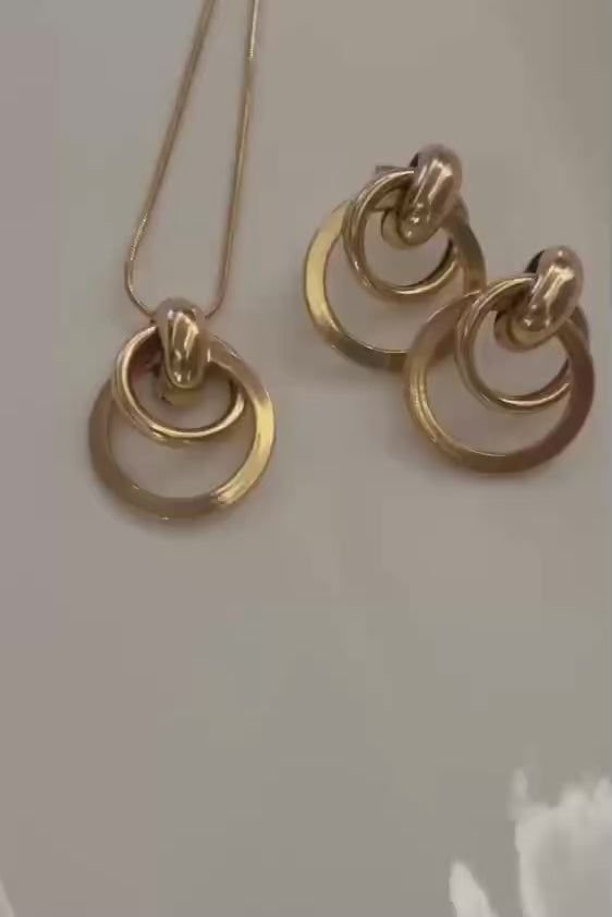 Gold Orbit Pendant Set